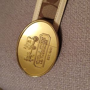 Coach belt for woman